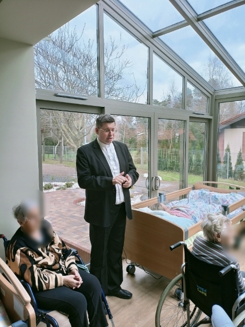Młodzież ZSGE w Konińskim Hospicjum